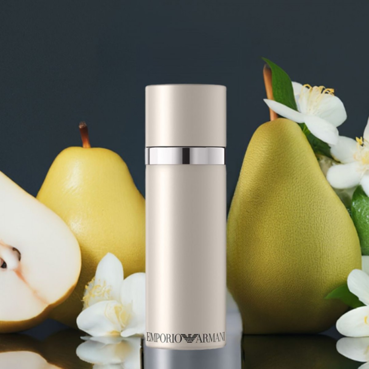 Perfume Emporio Armani She Eau de Parfum 100 ml mujer Frasco Emporio Armani She Eau de Parfum 100 ml en vidrio mate cilíndrico
