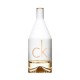 CK IN2U Her Eau de Toilette de Calvin Klein, frasco blanco inspirado en un reproductor digital ck-in2u-her-eau-de-toilette-calvin-klein-mujer