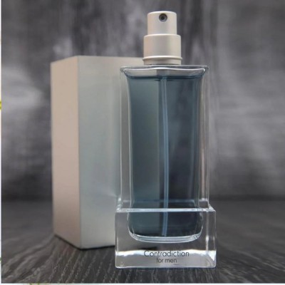 Contradiction for Men Eau de Toilette de Calvin Klein, frasco de diseño singular contradiction-for-men-eau-de-toilette-calvin-klein-hombre