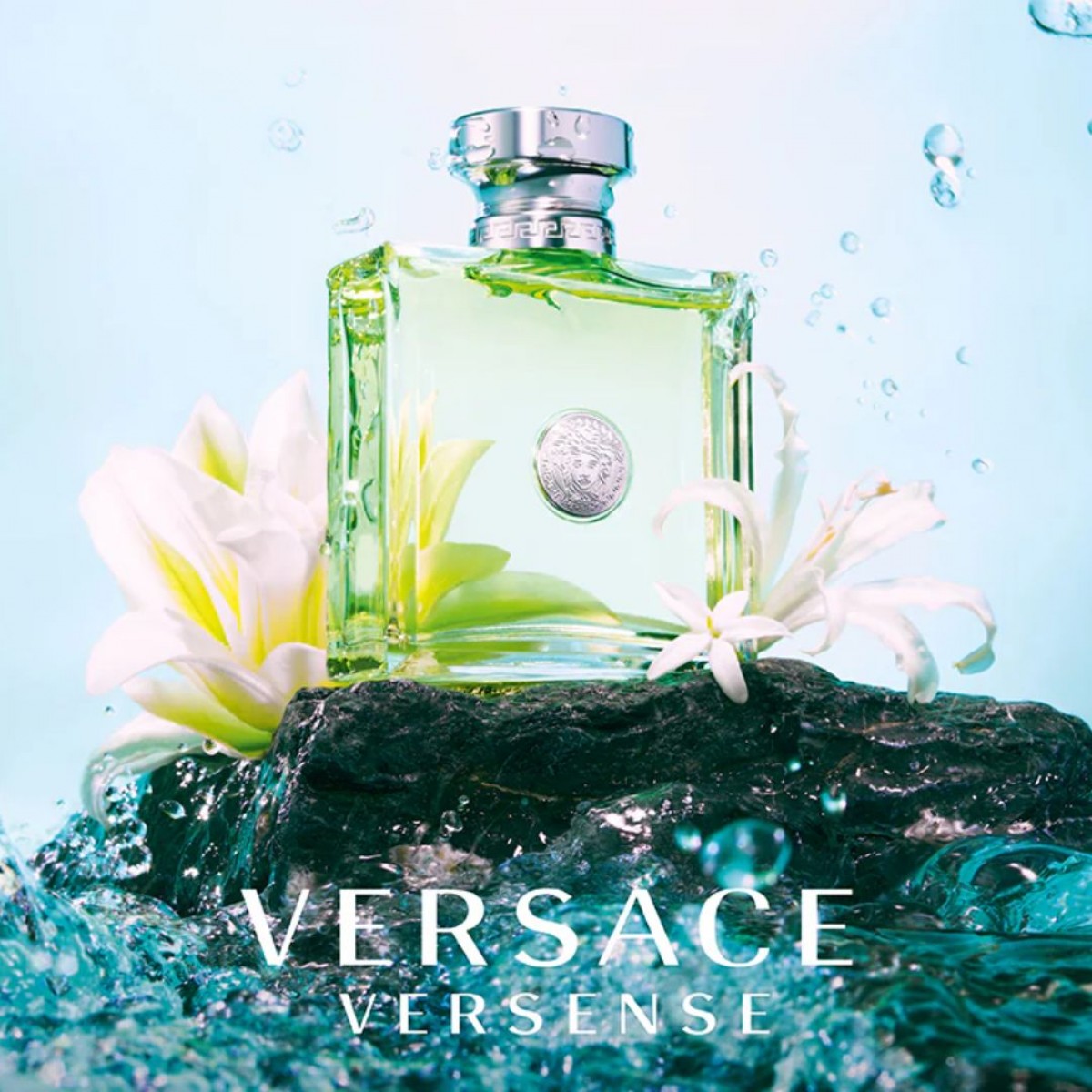  Frasco Versace Versense Eau de Toilette 100 ml con líquido verde claro